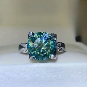 Green Swarovski Crystals & 9.25 Sterling Silver Plated Ring Size 10 1/2 4ct